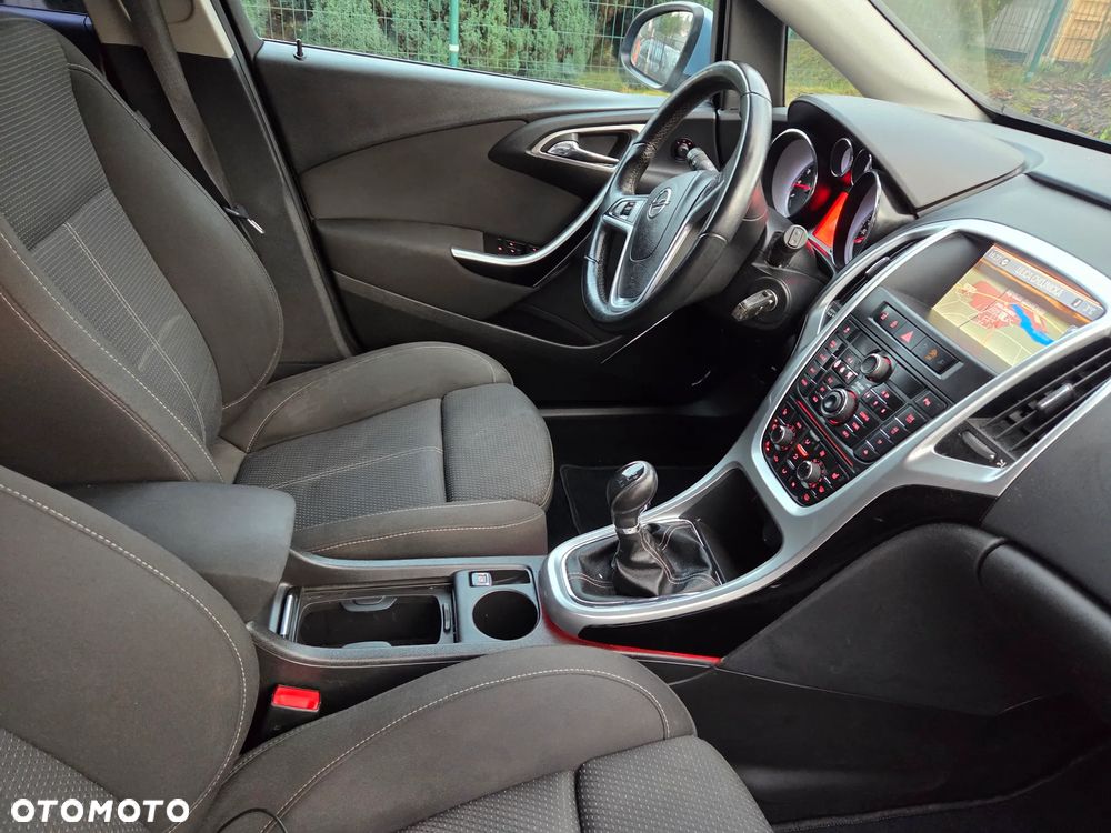 Opel Astra 1.4 Turbo Design Edition - 11