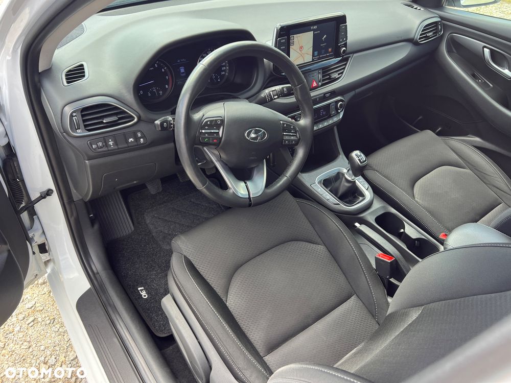 Hyundai i30 1.4 T-GDI Premiere Style - 16