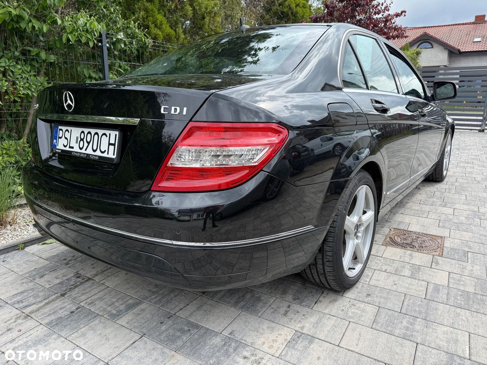 Mercedes-Benz Klasa C ver-200-7g--tronic-avantgarde-edition - 32