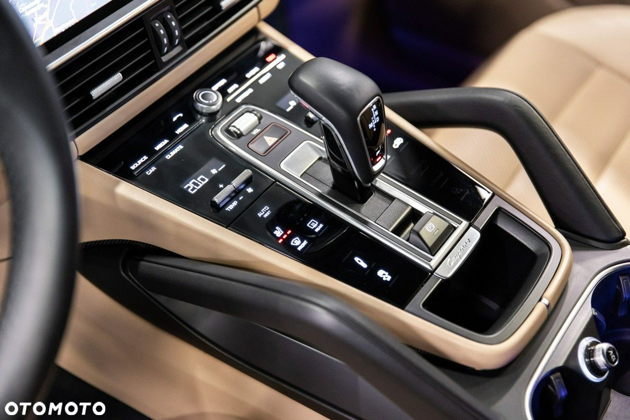 Porsche Cayenne Standard - 25