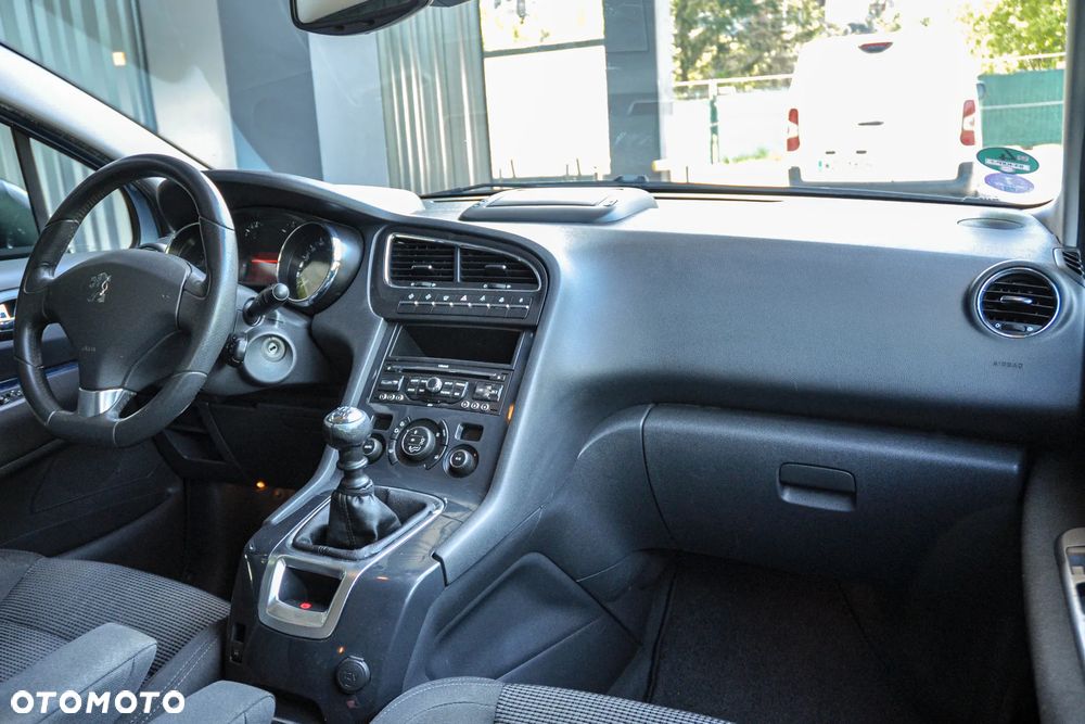 Peugeot 5008 - 10