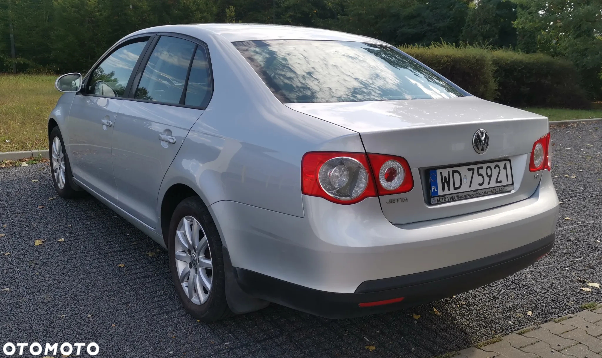 Volkswagen Jetta 1.6 FSI Trendline - 10