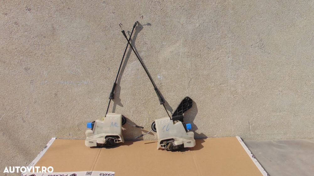 Broasca/yala usa stanga/dreapta fata VW Transporter T5 facelift an 2009-2014 - 1