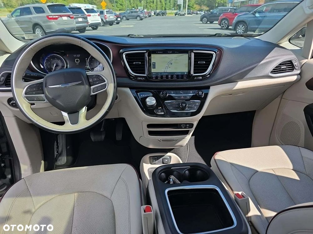 Chrysler Pacifica - 6