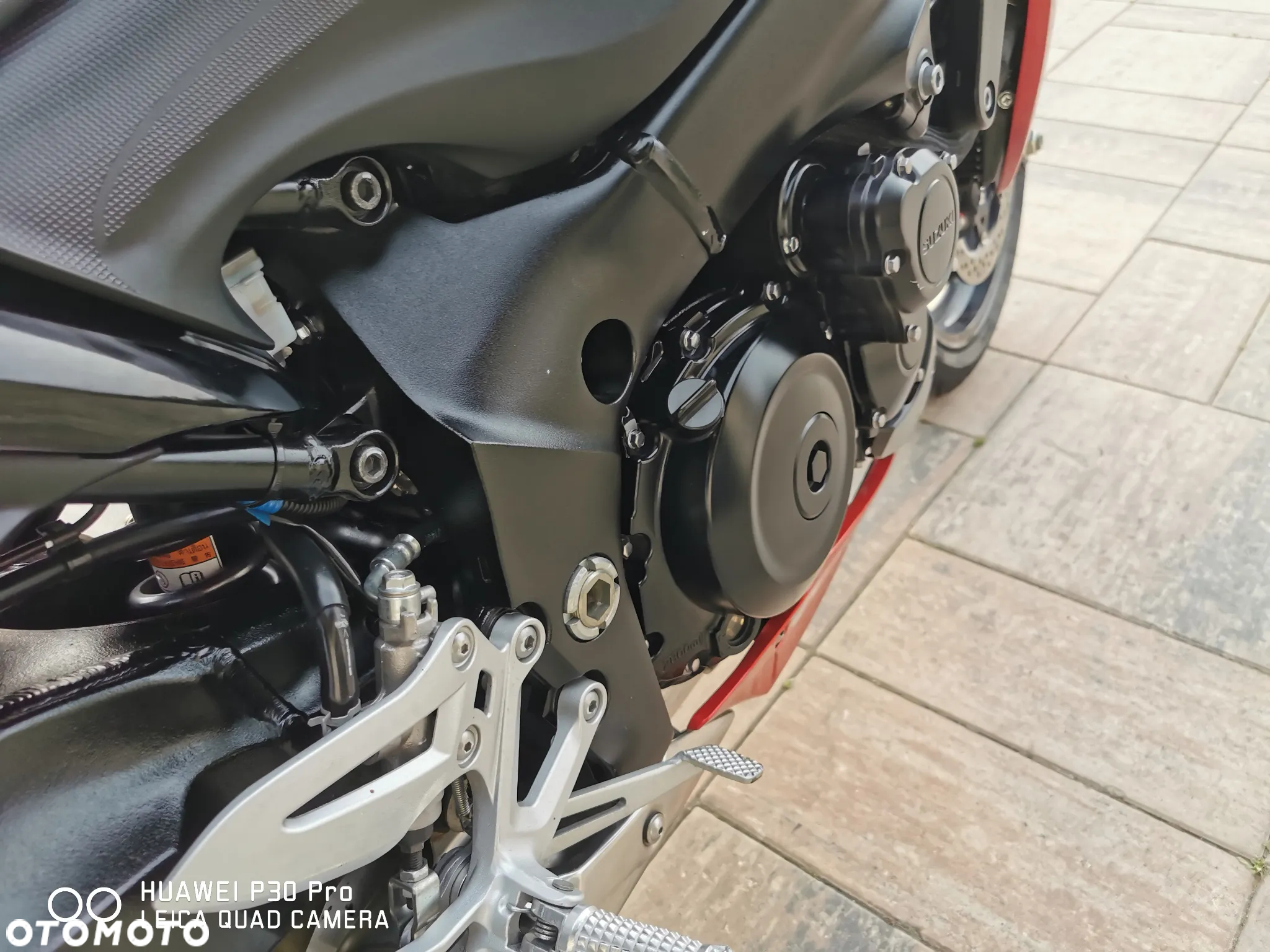 Suzuki GSX - 32