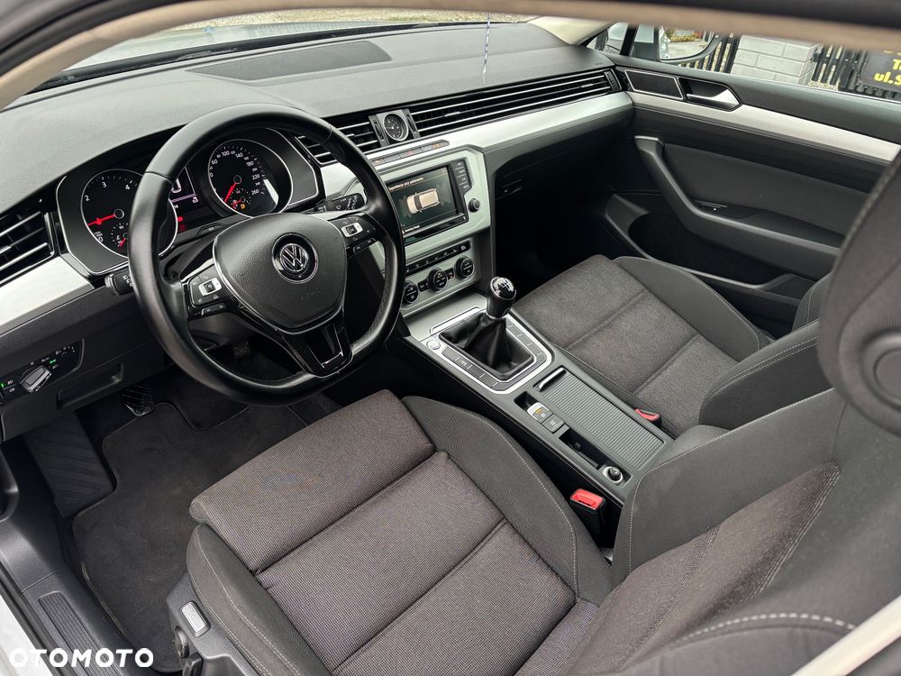 Volkswagen Passat - 7