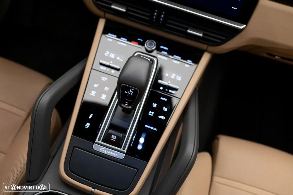 Porsche Cayenne Coupé E-Hybrid - 22