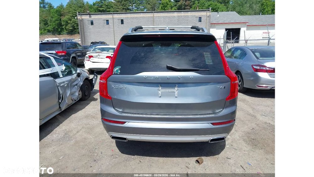 Volvo XC 90 - 7