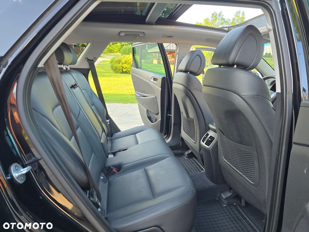 Hyundai Tucson 2.0 CRDI 4WD Automatik Premium - 33