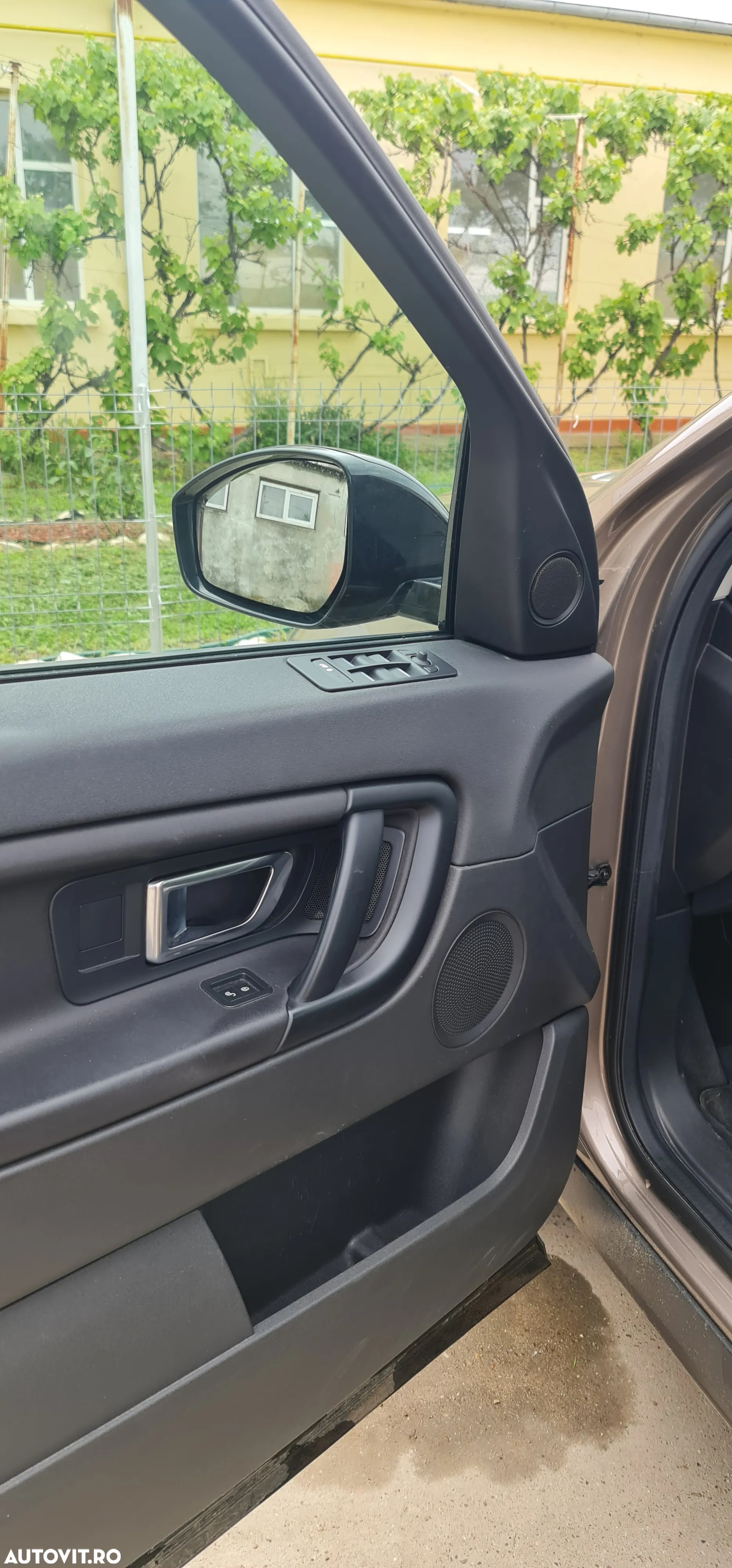 Land Rover Discovery Sport - 16