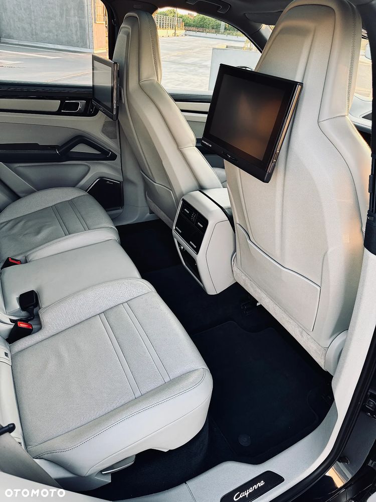 Porsche Cayenne S - 9