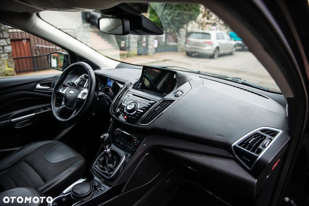 Ford Kuga 2.0 TDCi 4x4 Titanium - 28