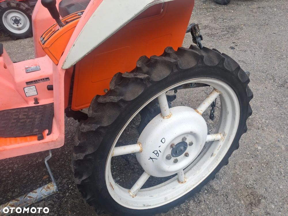 Kubota xb1 - 6