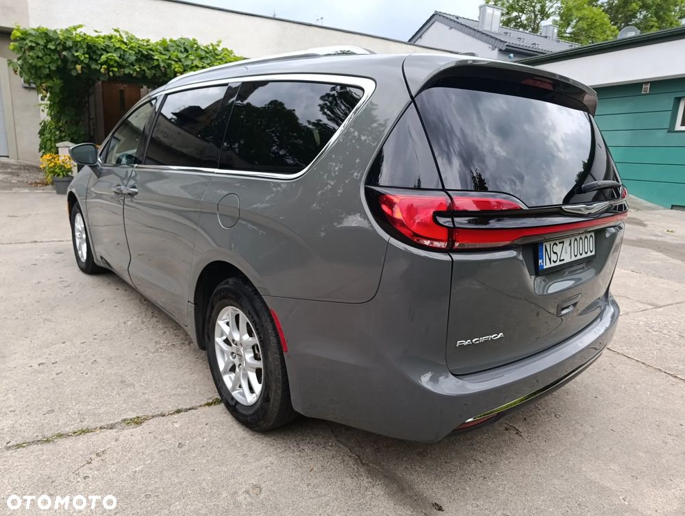 Chrysler Pacifica - 24