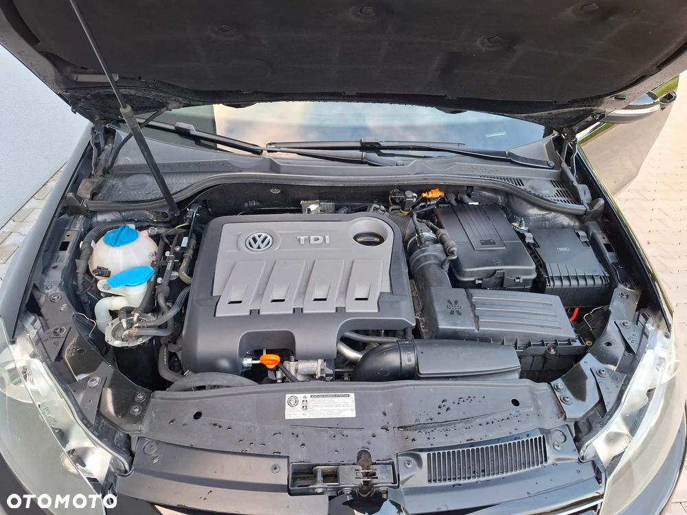 Volkswagen Golf 2.0 TDI DPF Highline - 27