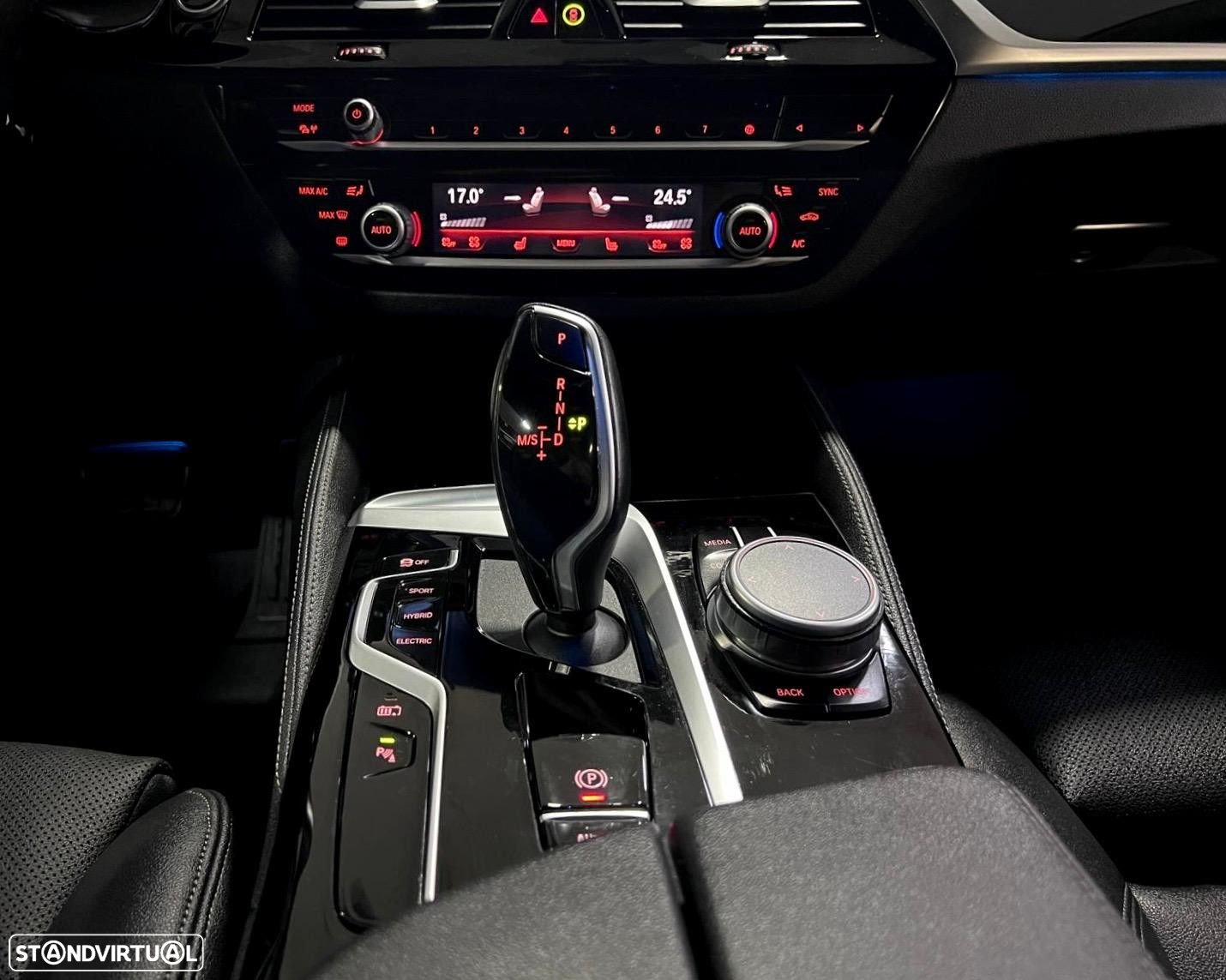 BMW 530 e Pack Desportivo M - 49
