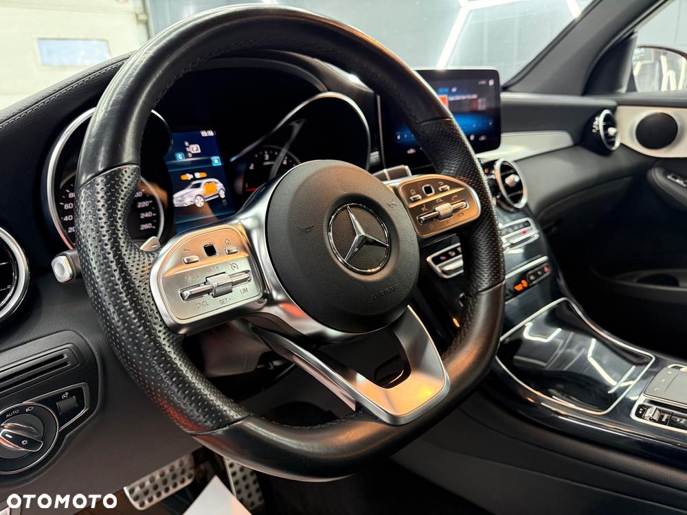 Mercedes-Benz GLC 220 d 4Matic 9G-TRONIC AMG Line - 16