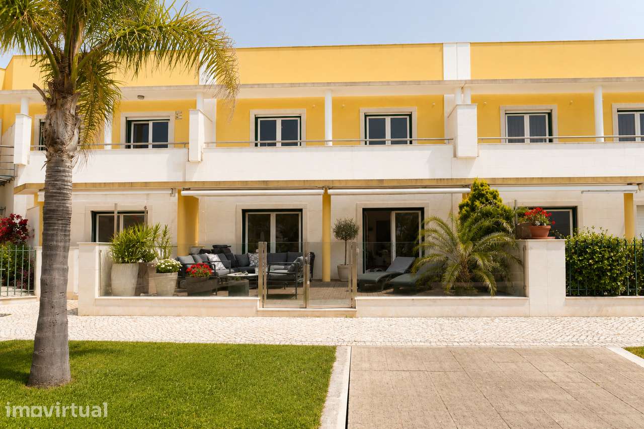 Moradia T4+3 em Condomínio Privado com Piscina nos Jardins da Parede - Grande imagem: 3/26