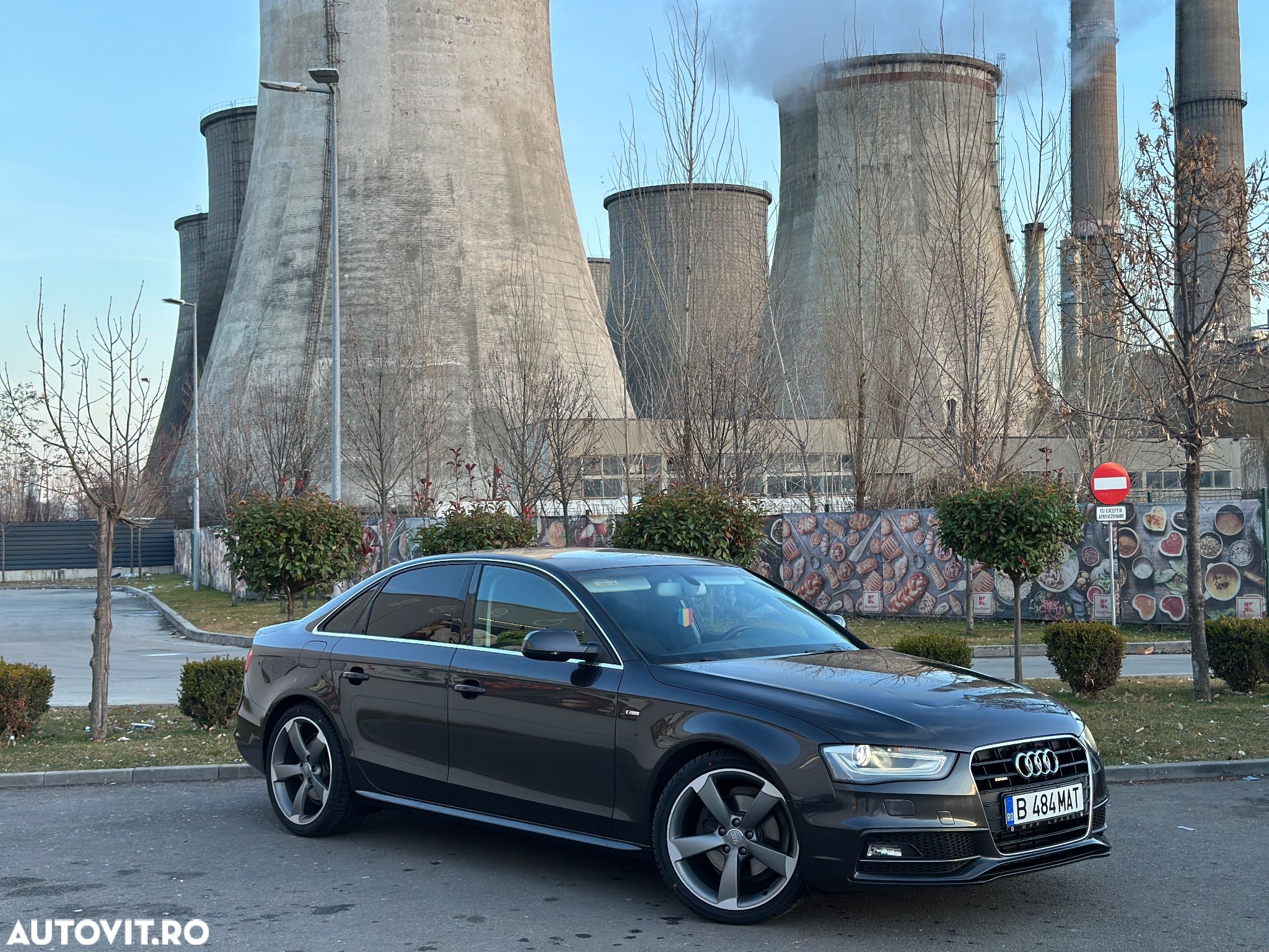Audi A4 2.0 TDI DPF quattro S line Sportpaket - 1