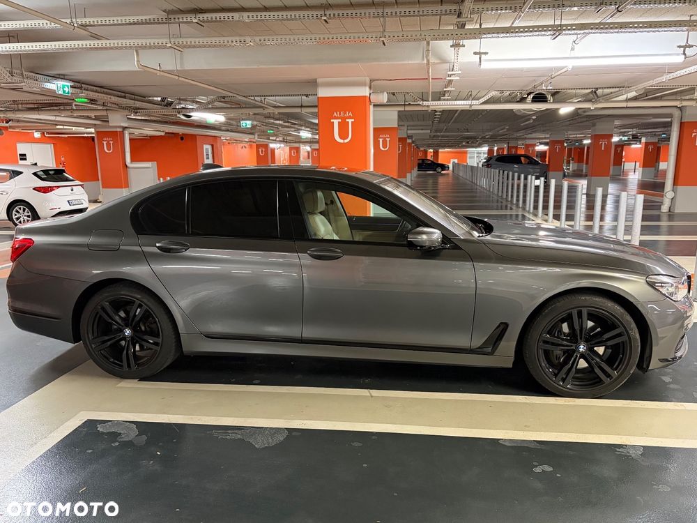 BMW Seria 7 - 35