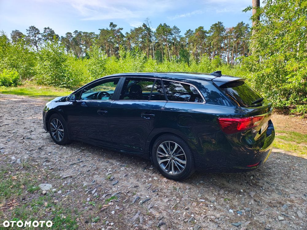 Toyota Avensis 2.0 Premium MS - 3