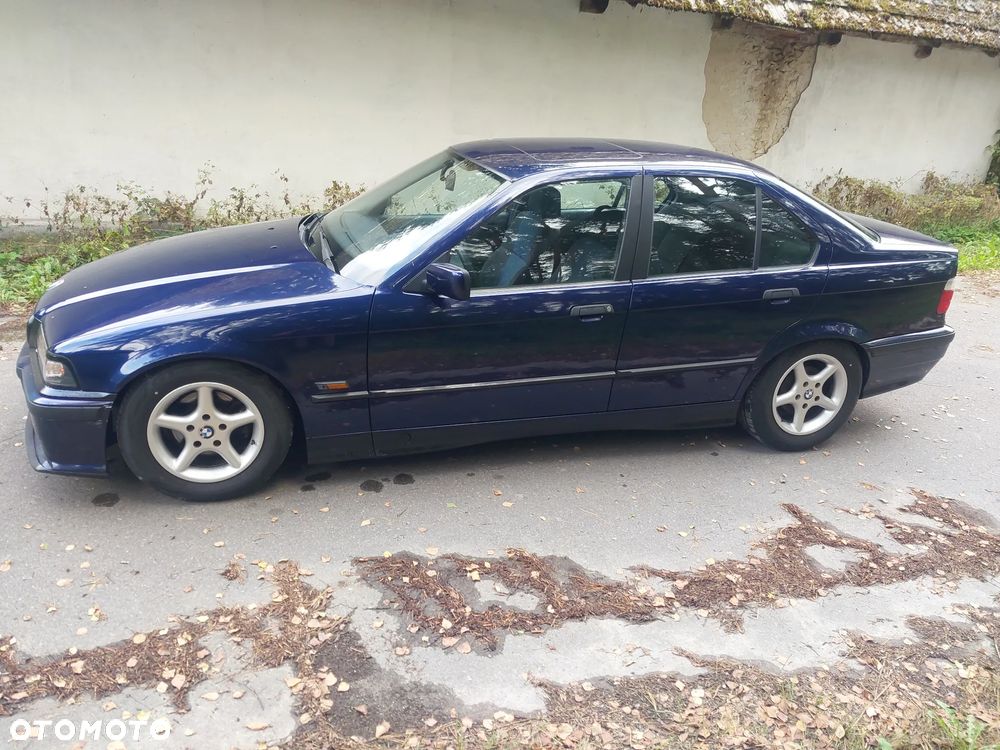 BMW Seria 3 316i - 15
