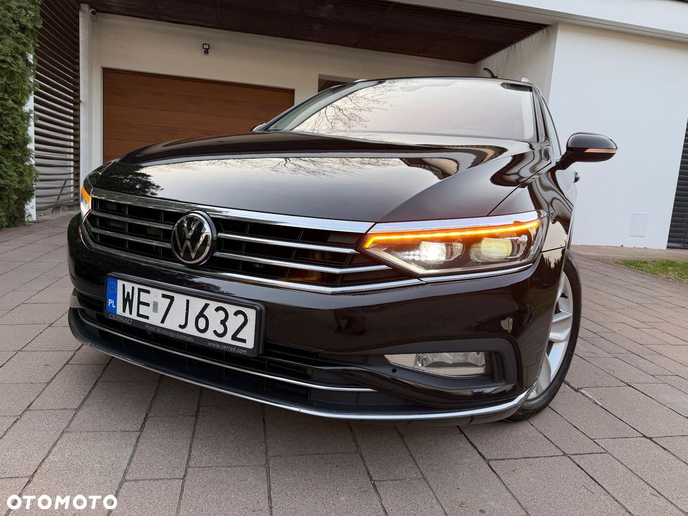 Volkswagen Passat - 1