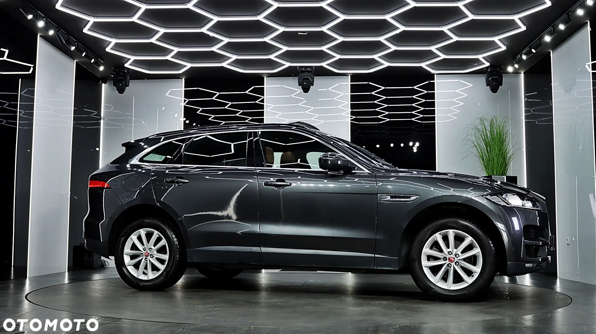 Jaguar F-Pace 2.0 i4D AWD Prestige - 11