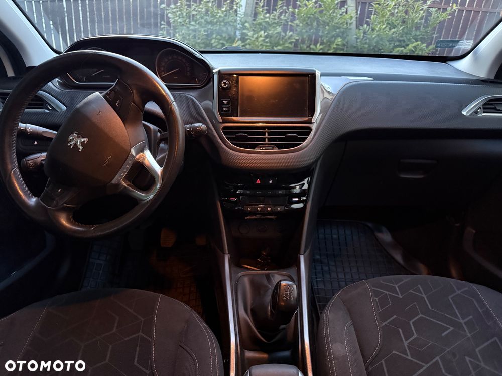 Peugeot 2008 1.2 Pure Tech Active EU6 - 13