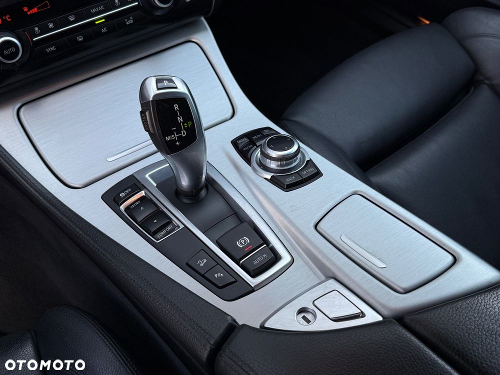 BMW Seria 5 520d xDrive - 18