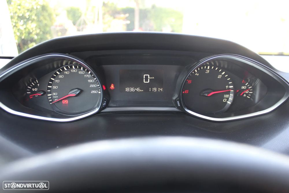 Peugeot 308 1.6 HDi Executive CVM6 - 10