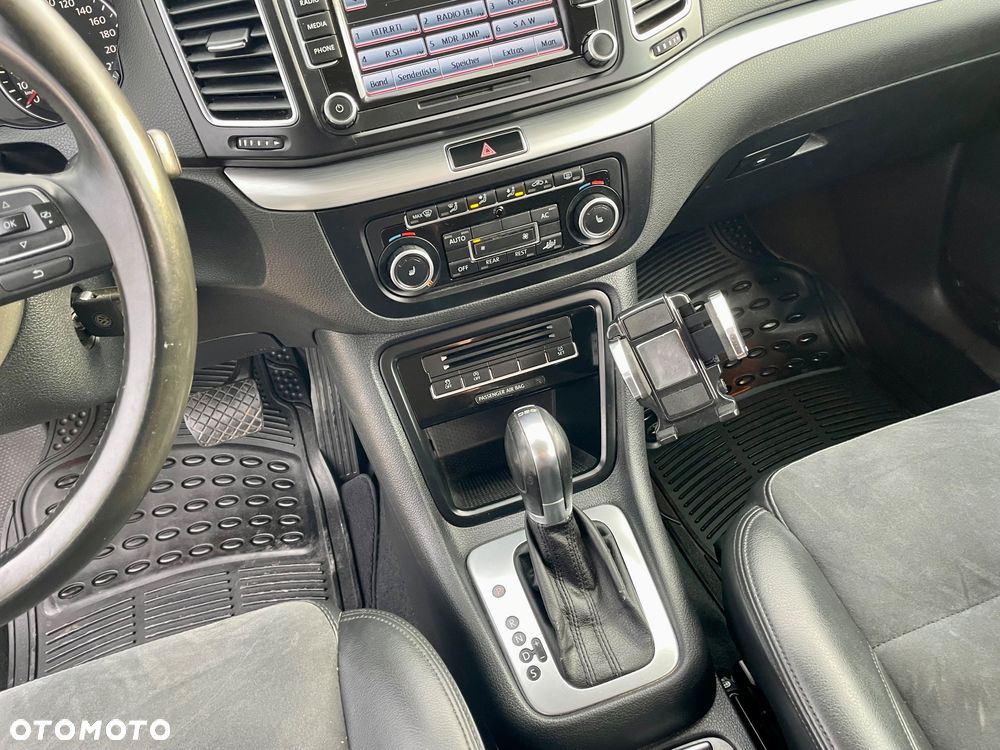 Volkswagen Sharan 2.0 TDI DSG Blue Motion Comfortline - 35