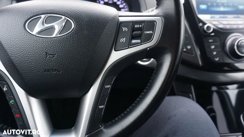 Hyundai i40 i40cw 1.7 CRDi Automatik Fifa World Cup Edition Gold - 24