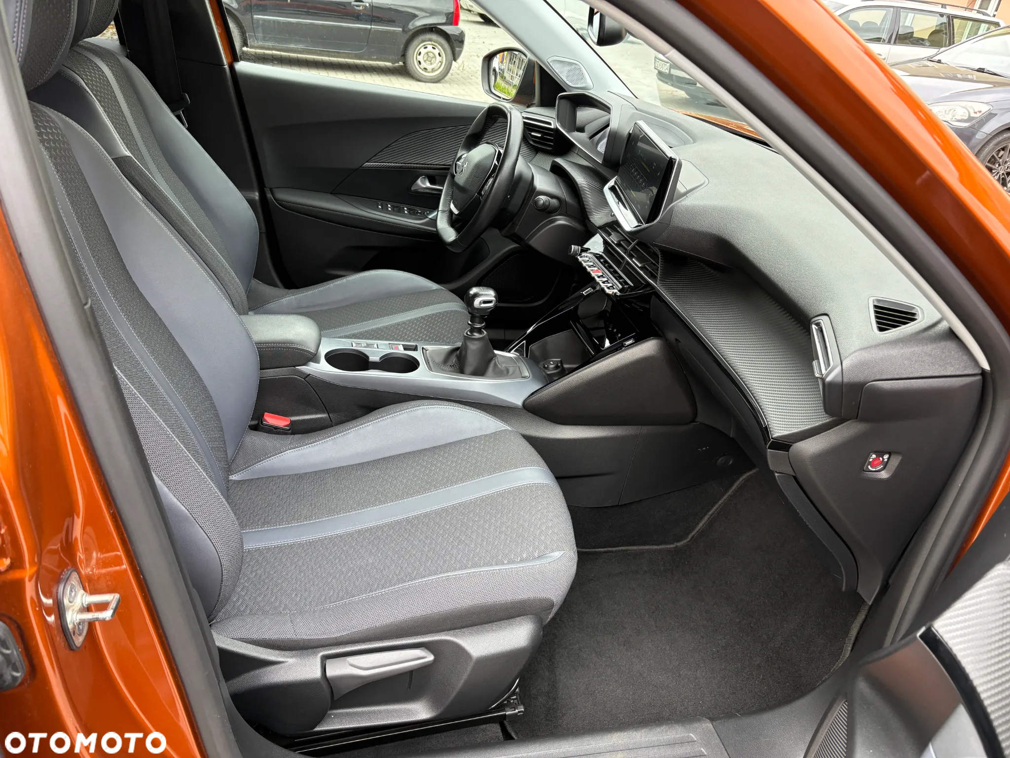 Peugeot 2008 1.2 PureTech Allure S&S - 20