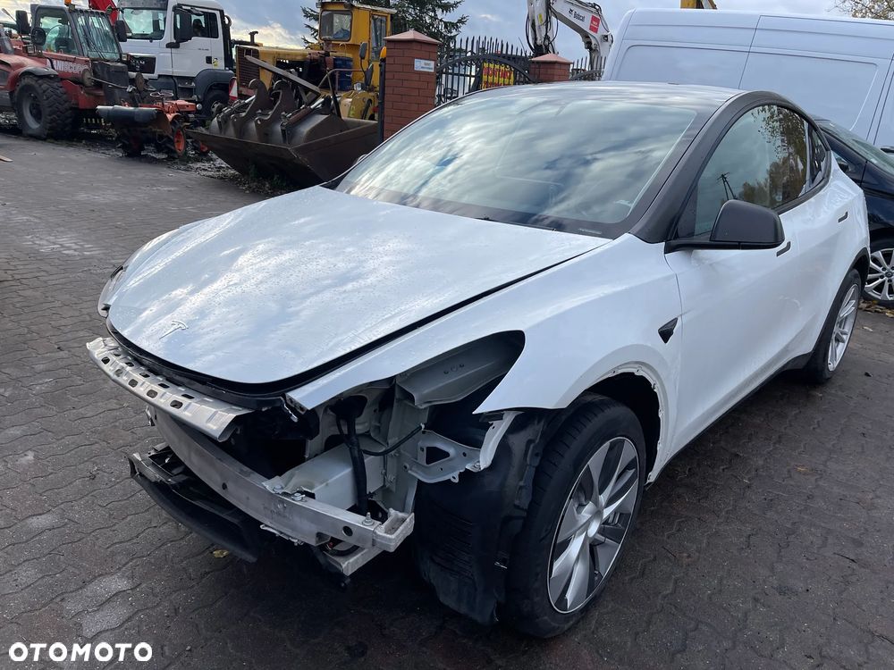 Tesla Y Model RWD - 23
