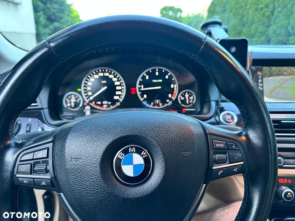 BMW Seria 5 525d xDrive - 40