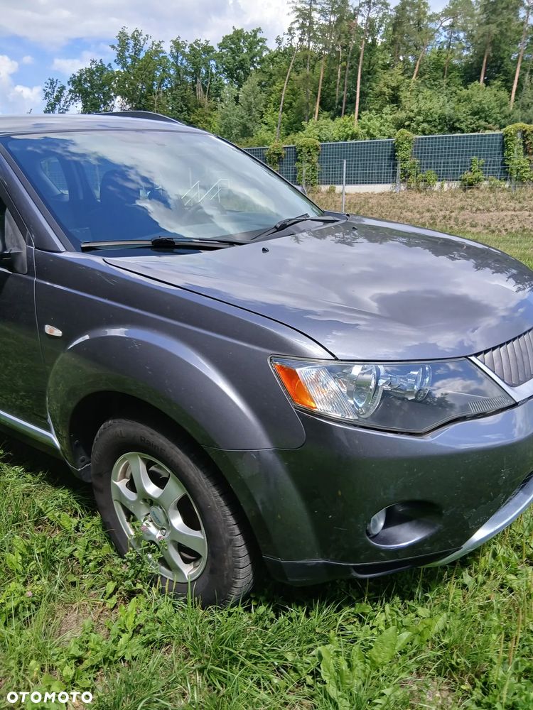 Mitsubishi Outlander 2.0 DID Instyle - 1