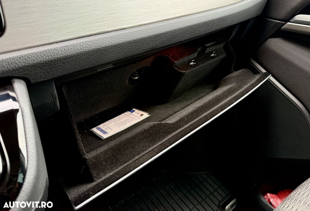 Volkswagen Multivan - 23