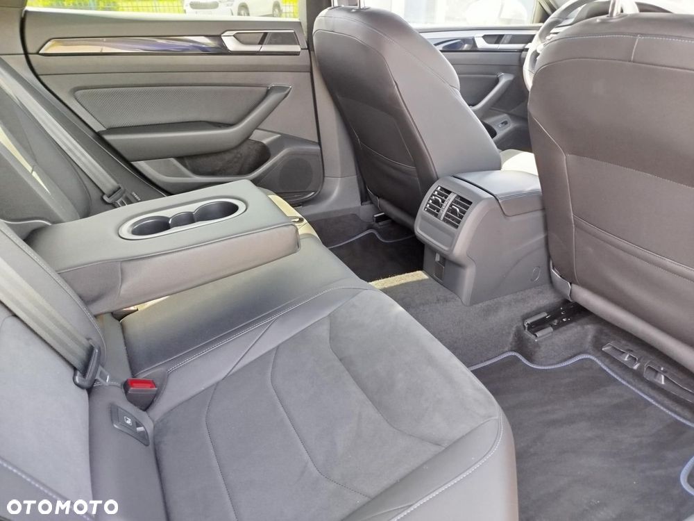Volkswagen Arteon 2.0 TSI 4Motion R DSG - 9