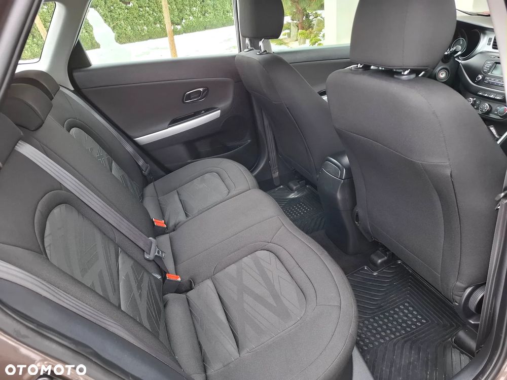 Kia Ceed 1.6 GDI Platinum Edition - 24