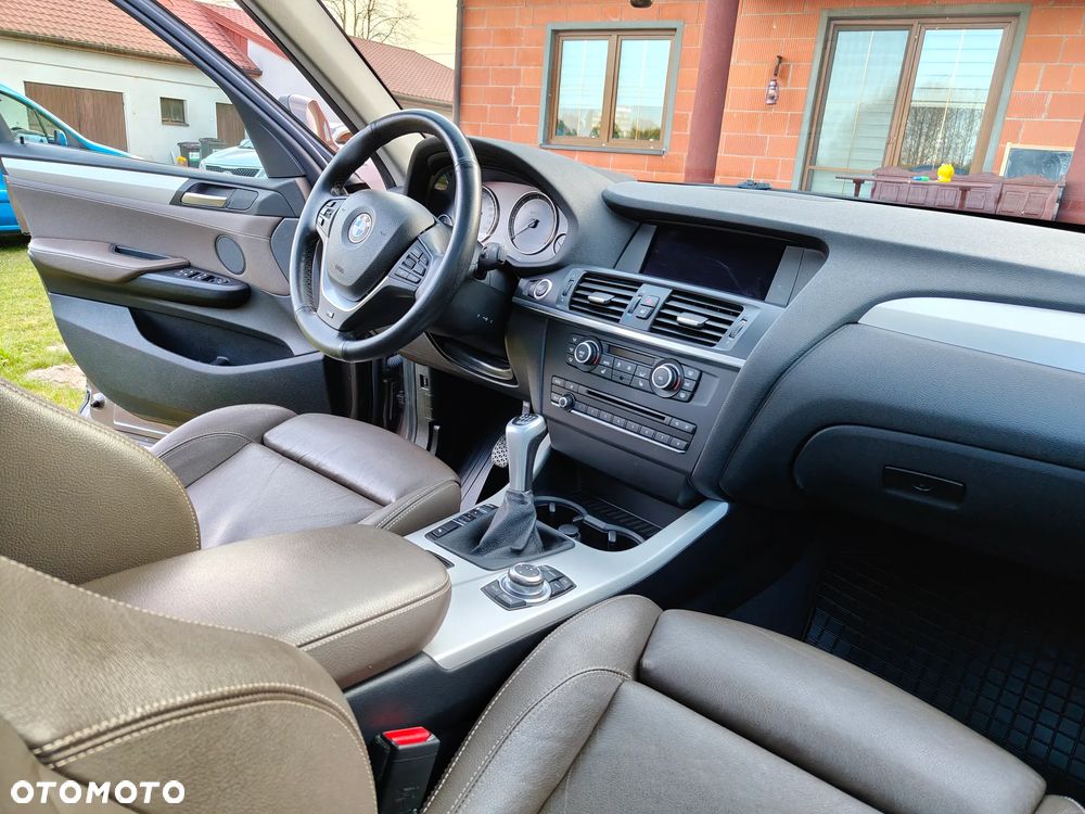 BMW X3 sDrive18d - 33