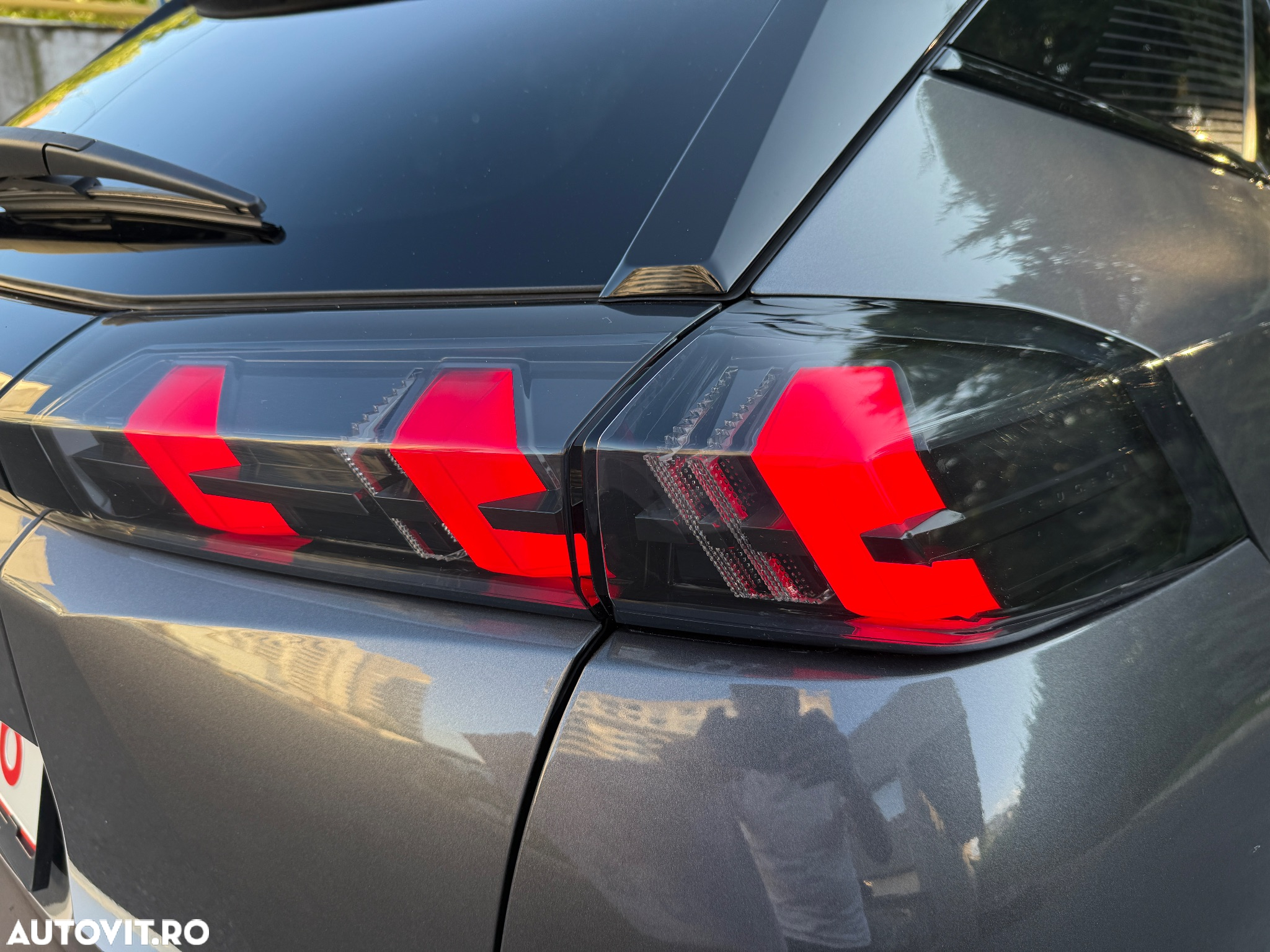 Peugeot 2008 PureTech 130 EAT8 GT - 11