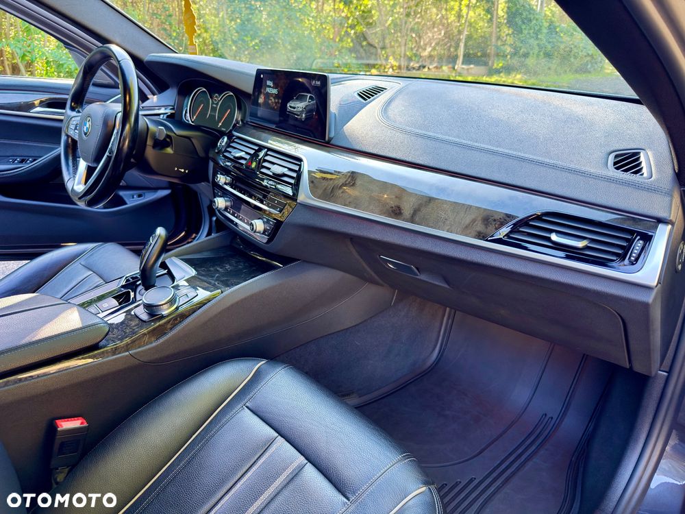 BMW Seria 5 520d Luxury Line - 22