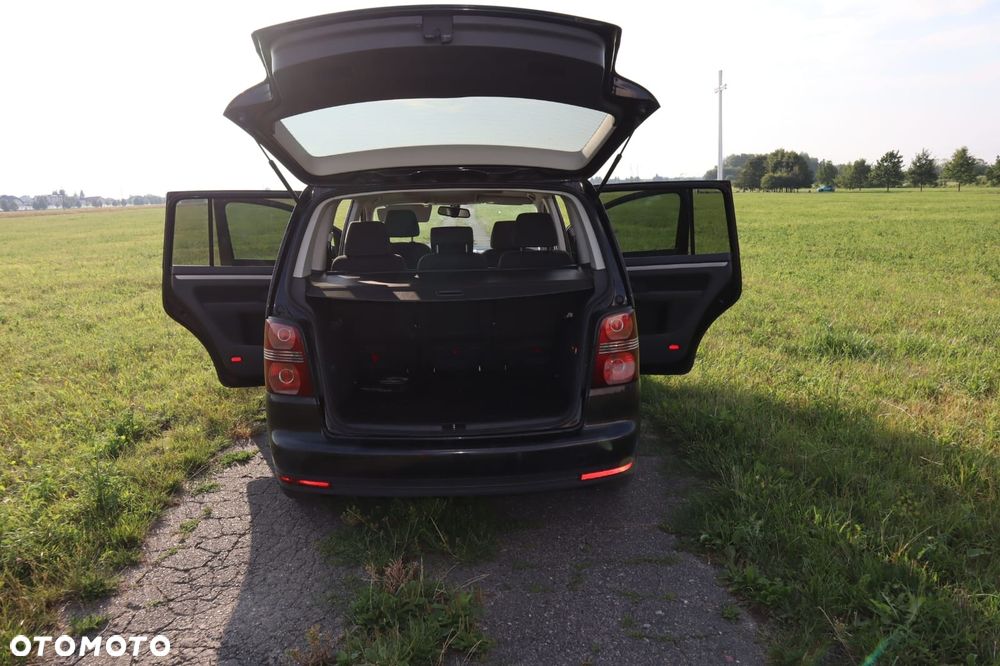 Volkswagen Touran - 6