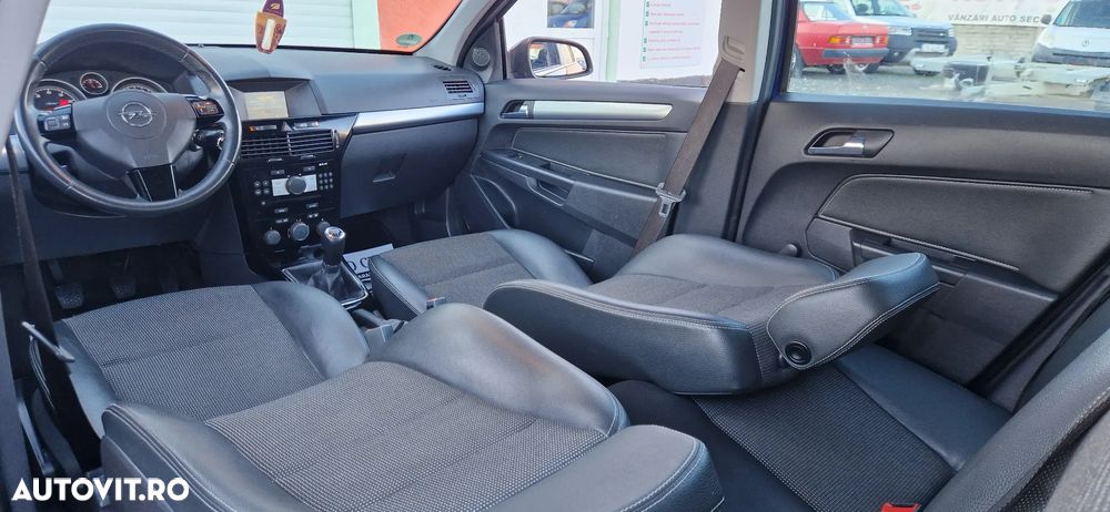 Opel Astra 1.6 Essentia - 13