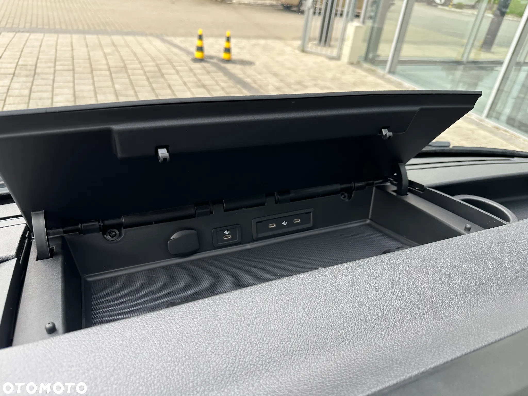 Mercedes-Benz E-Sprinter - 17