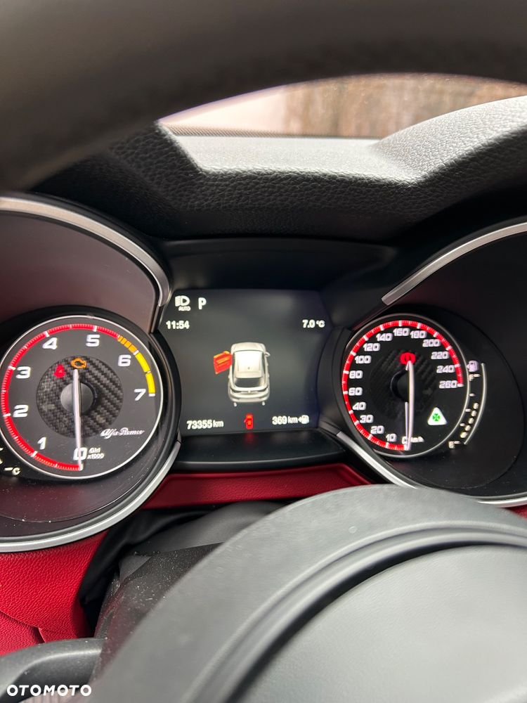 Alfa Romeo Stelvio - 18