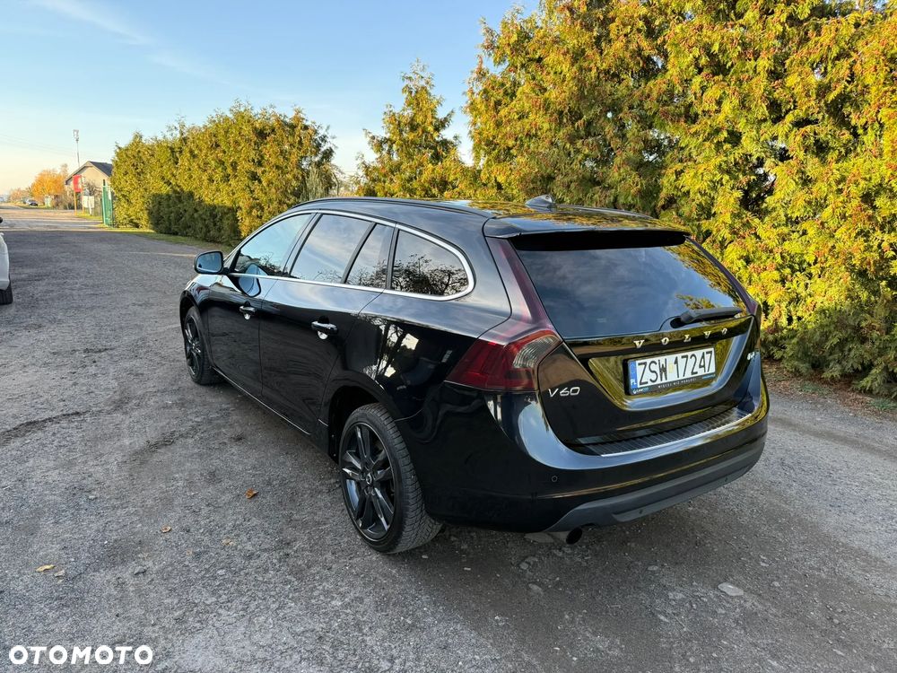 Volvo V60 D4 Momentum - 11