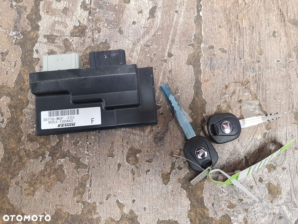 Moduł zapłonowy klucz Honda CBR1000RR Fireblade  38770-MGP-F01 - 2