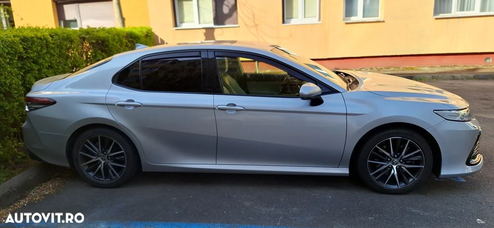 Toyota Camry 2.5 Exclusive - 4